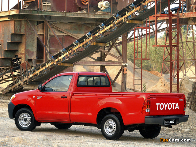 Toyota Hilux Regular Cab ZA-spec 2005–08 wallpapers (640 x 480)