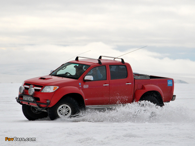 Arctic Trucks Toyota Hilux Invincible AT38 2007 wallpapers (640 x 480)