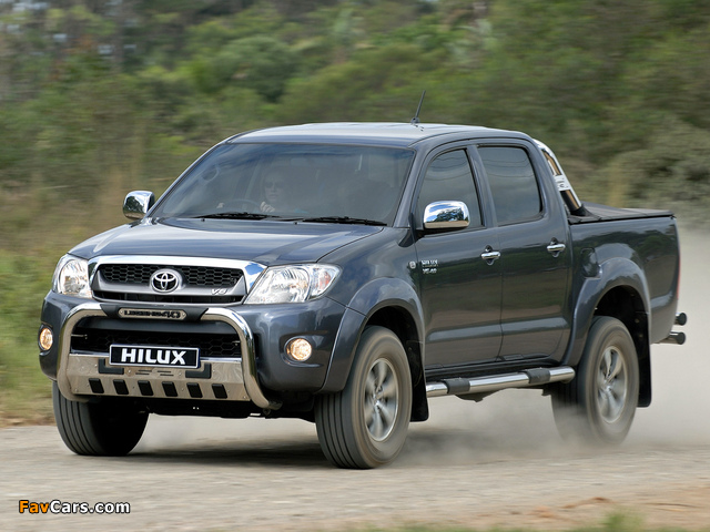 Toyota Hilux Legend 40 Double Cab 2010 wallpapers (640 x 480)