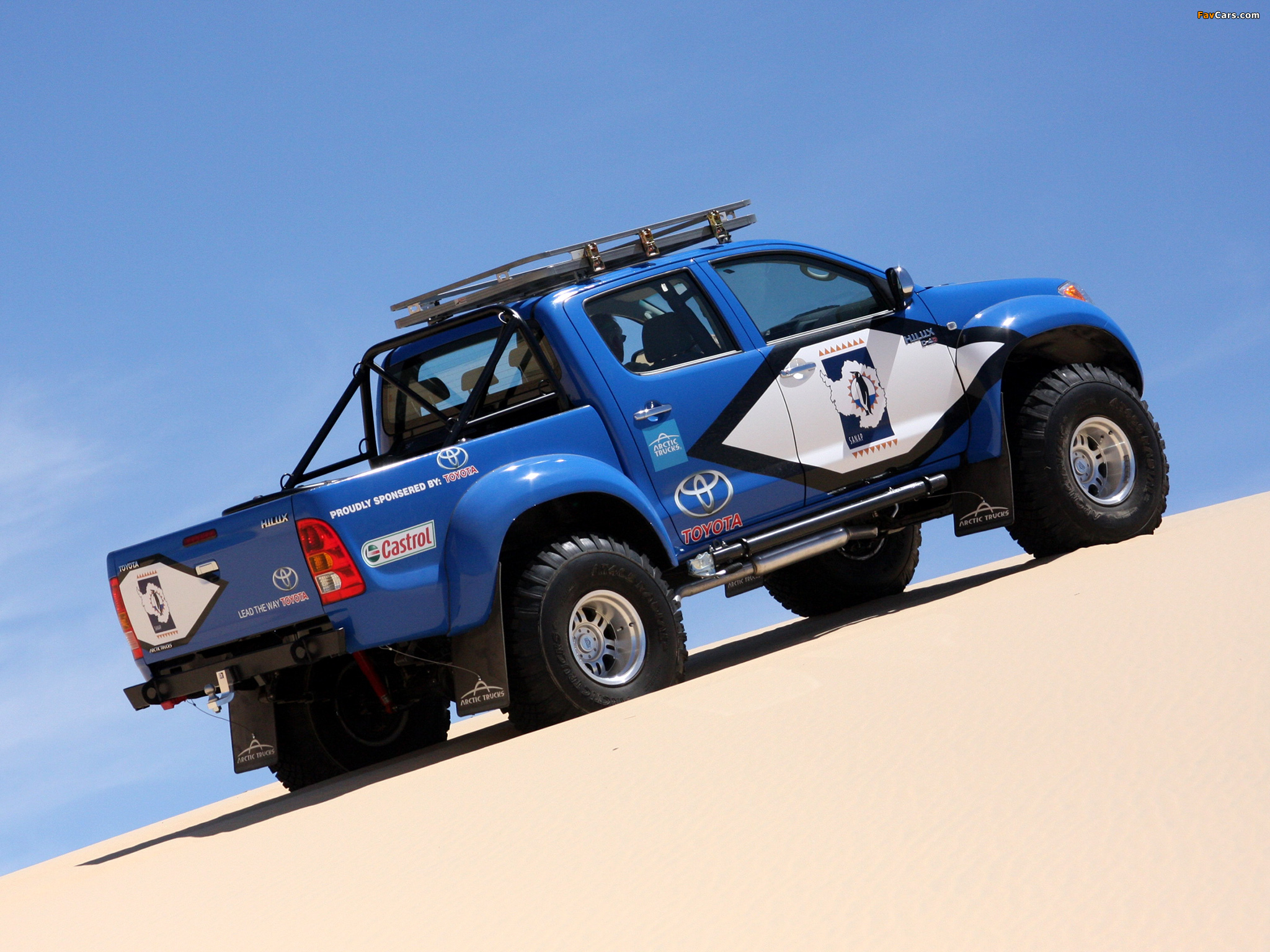 Arctic Trucks Toyota Hilux AT38 2010 wallpapers (2048 x 1536)
