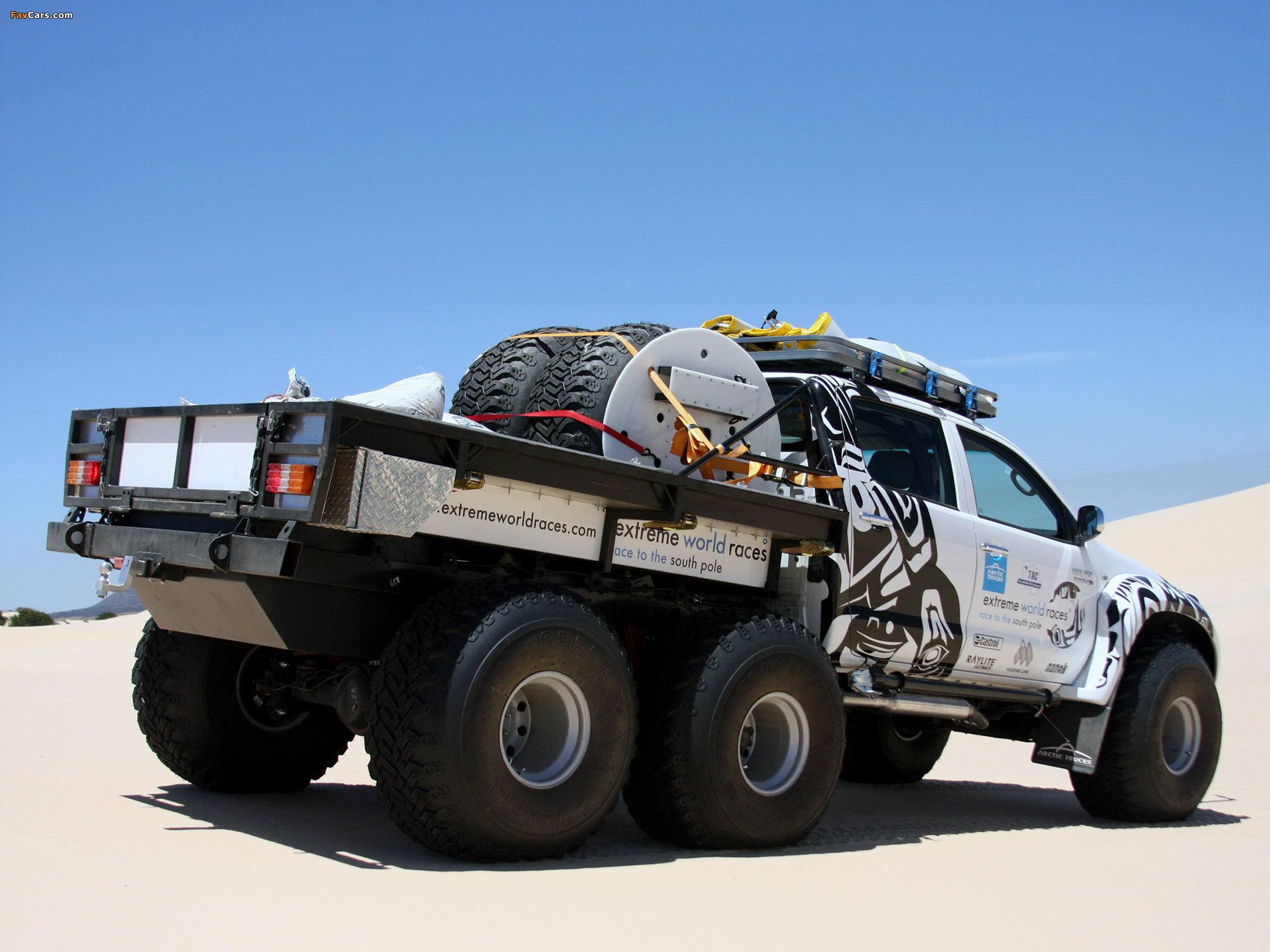 Arctic Trucks Toyota Hilux AT44 6x6 2010 wallpapers (2048 x 1536)