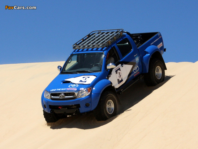 Arctic Trucks Toyota Hilux AT38 2010 wallpapers (640 x 480)