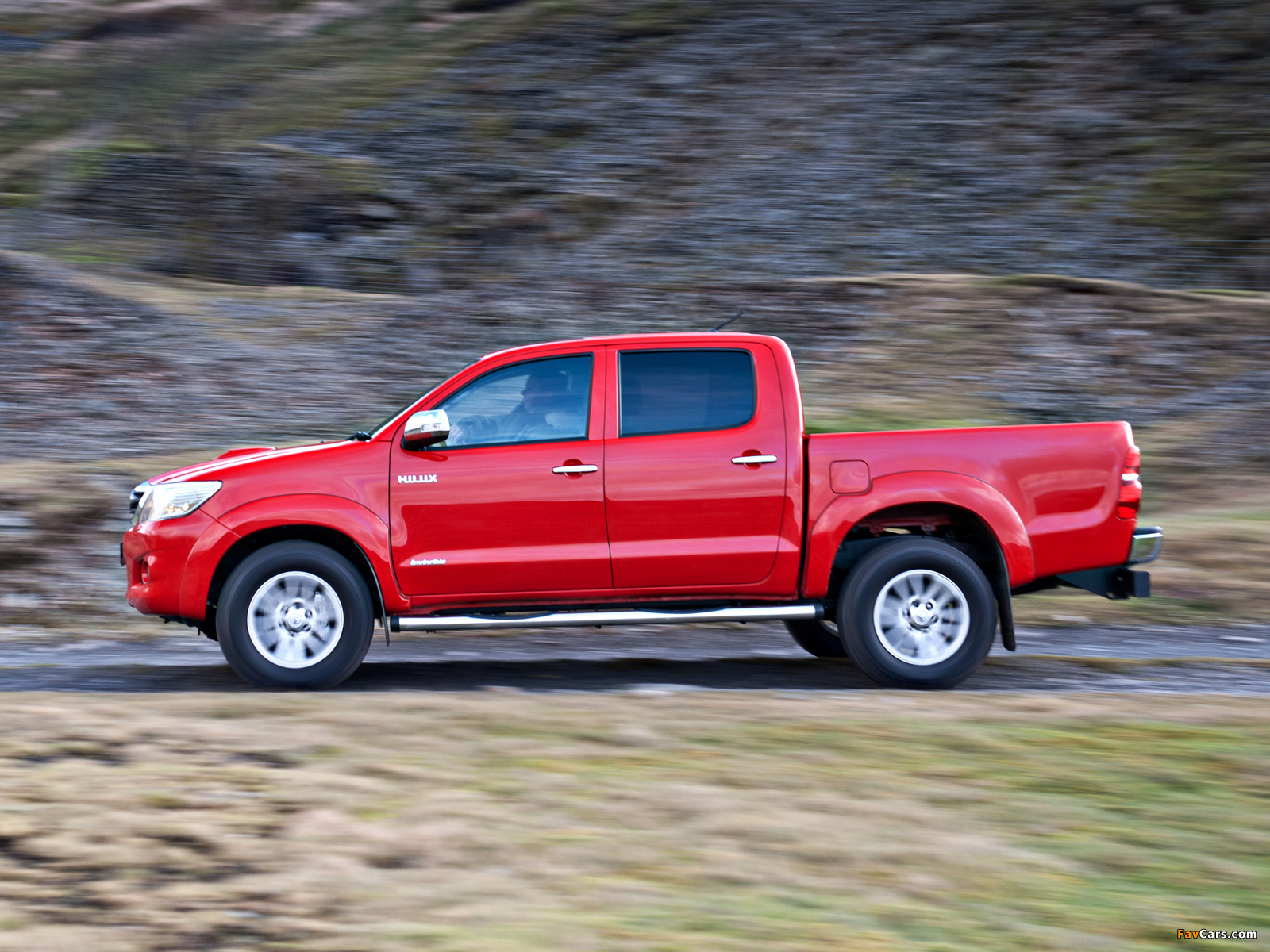 Toyota Hilux Double Cab UK-spec 2011 wallpapers (1600 x 1200)