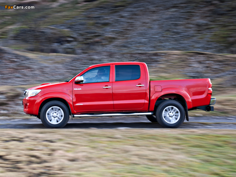 Toyota Hilux Double Cab UK-spec 2011 wallpapers (800 x 600)