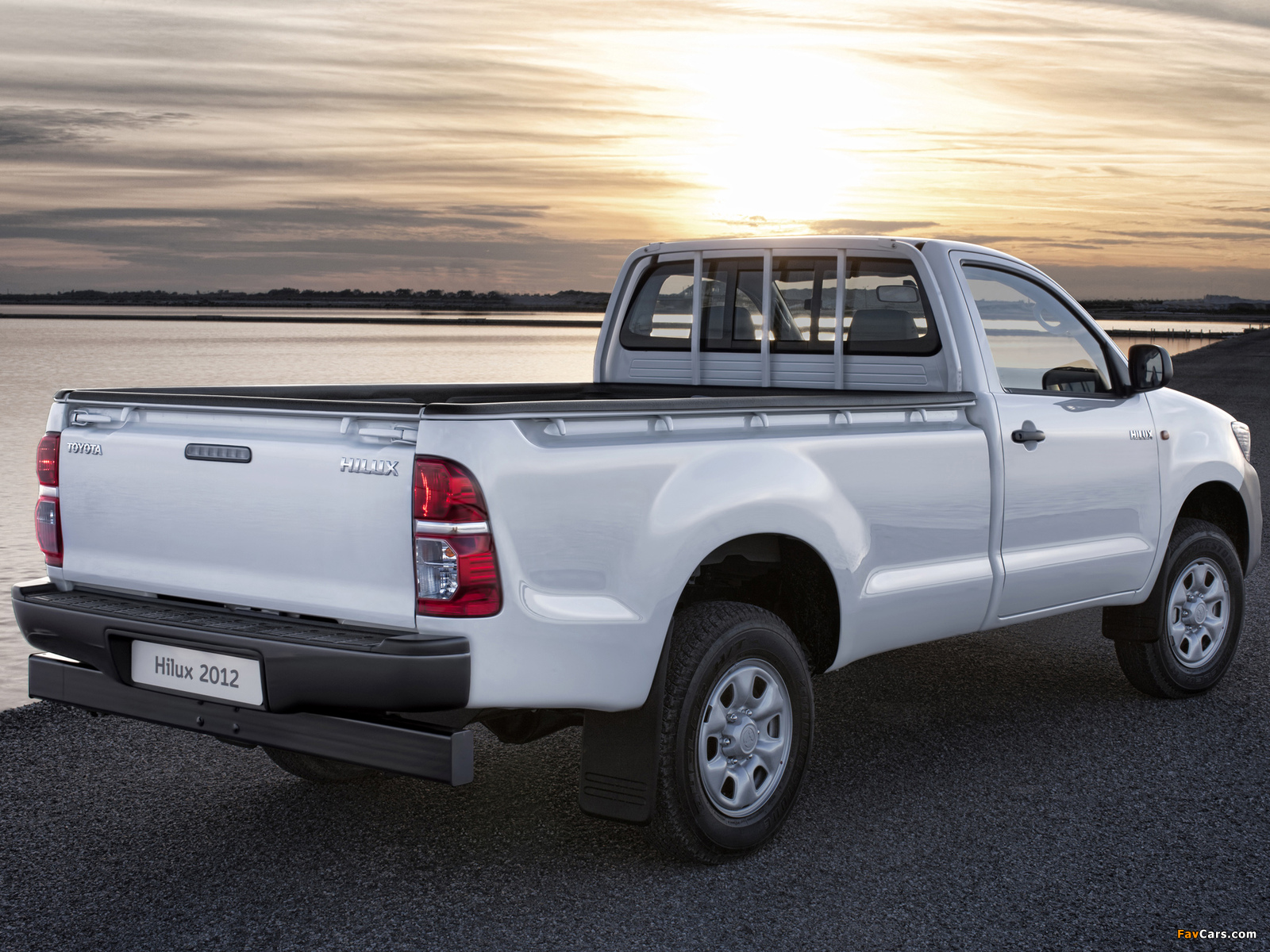 Toyota Hilux Regular Cab 2011 wallpapers (1600 x 1200)