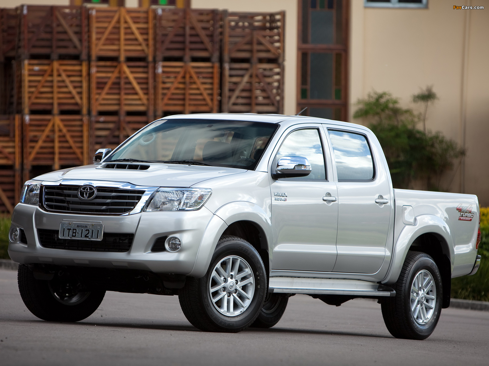 Toyota Hilux SRV Cabine Dupla 4x4 2012 wallpapers (1600 x 1200)