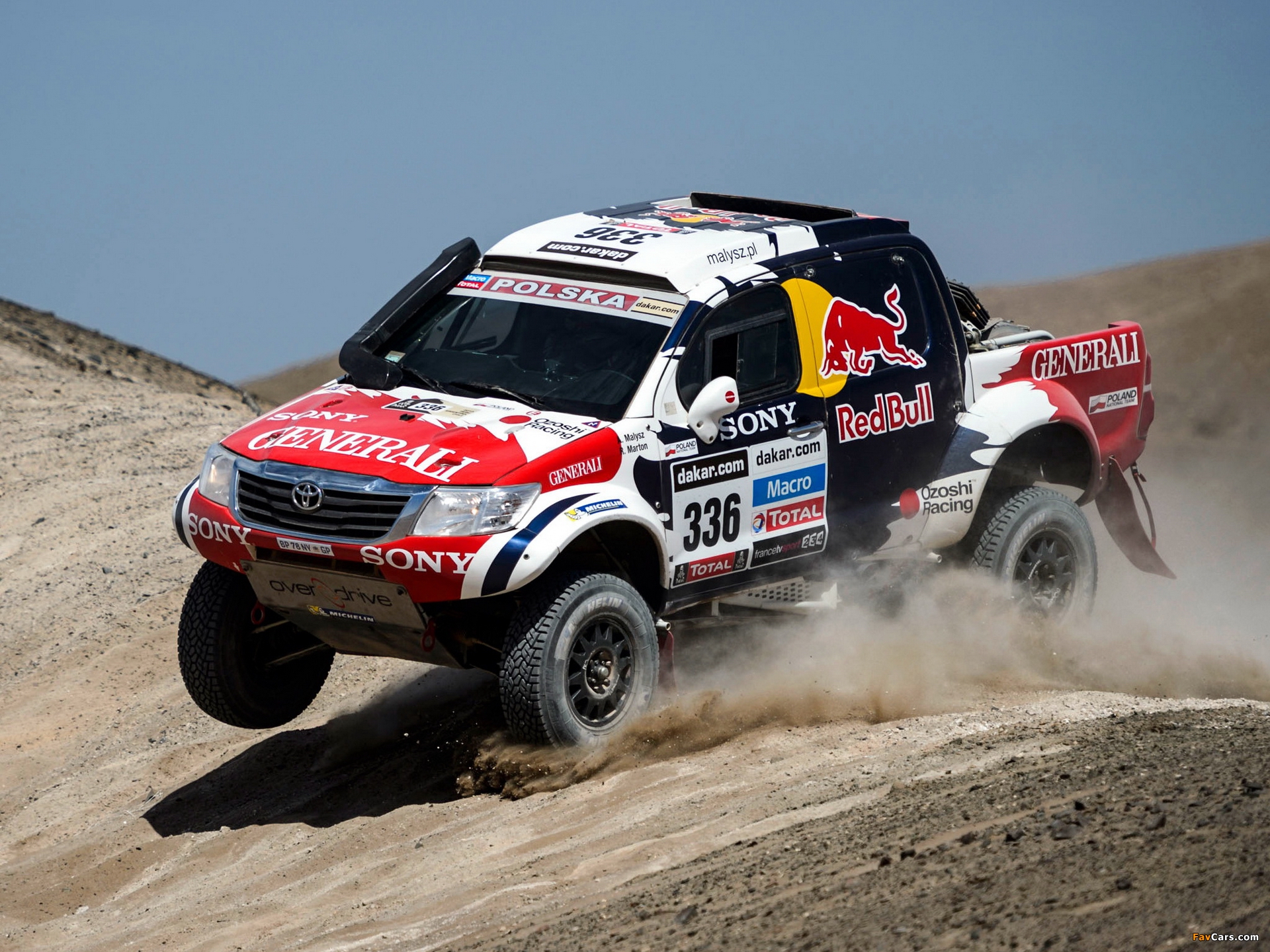 Toyota Hilux Rally Car 2012 wallpapers (1920 x 1440)