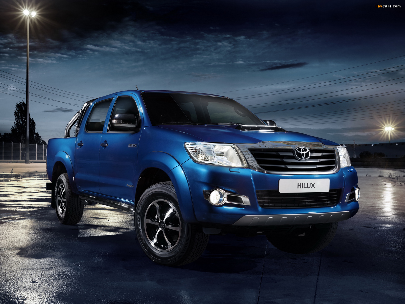 Toyota Hilux Invincible Double Cab 2013 wallpapers (1600 x 1200)