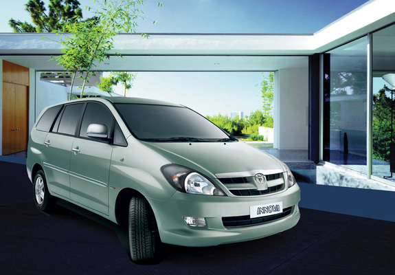 Images of Toyota Innova 2004–08