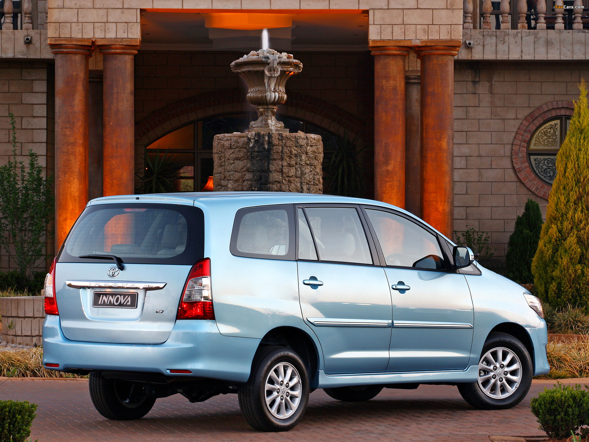 Photos of Toyota Innova ZA-spec 2011 (2048 x 1536)