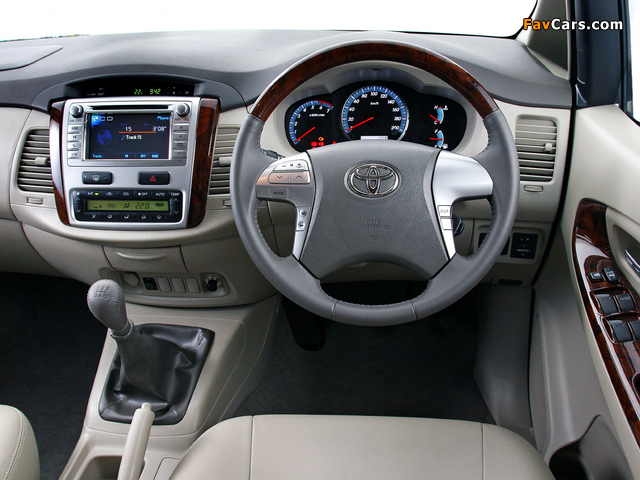 Toyota Innova ZA-spec 2011 pictures (640 x 480)