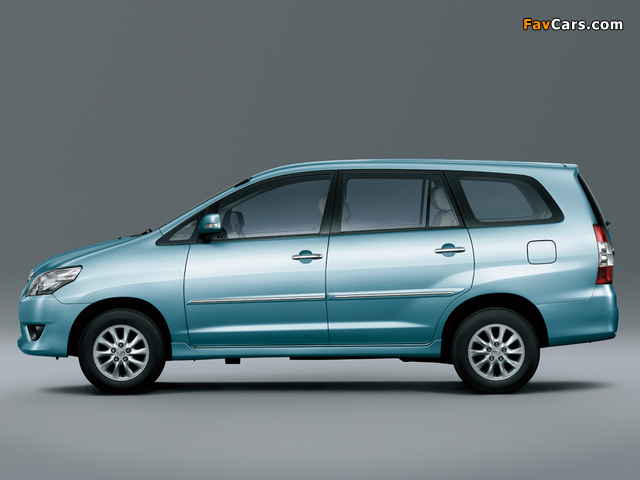 Toyota Innova 2011 wallpapers (640 x 480)