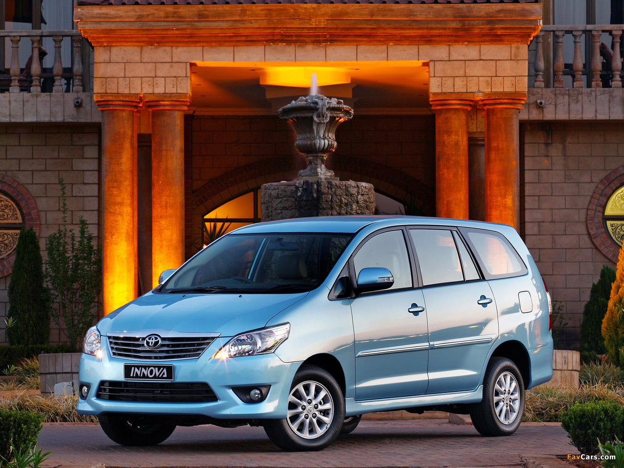 Toyota Innova ZA-spec 2011 wallpapers (1280 x 960)