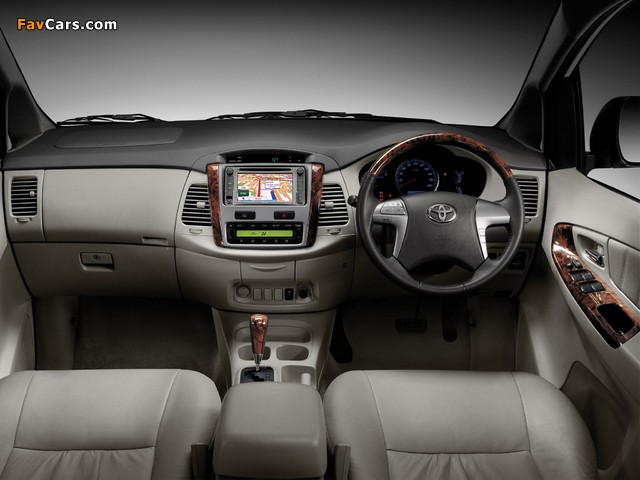 Toyota Innova Aero Package 2011 wallpapers (640 x 480)