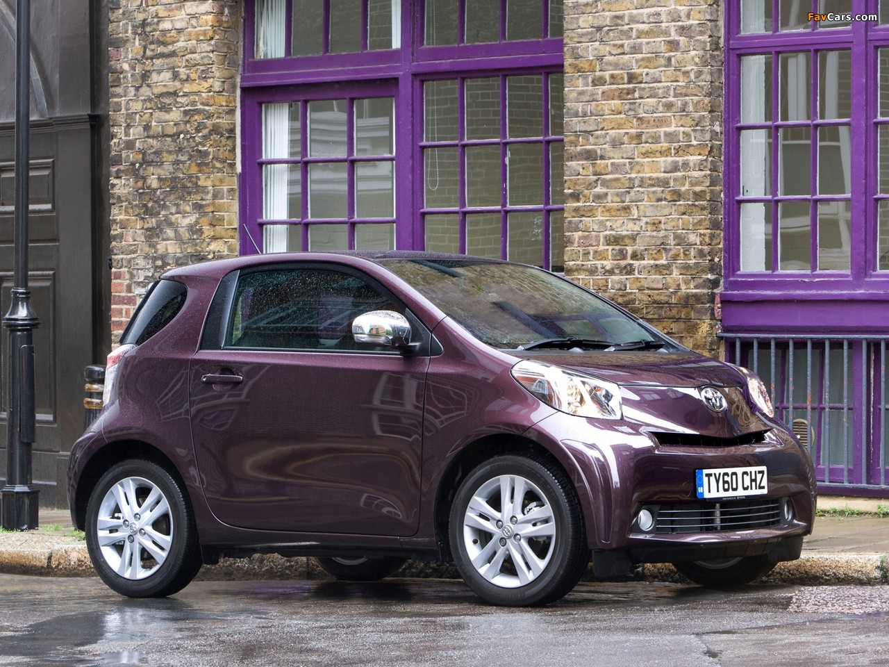 Images of Toyota iQ UK-spec (KGJ10) 2009 (1280 x 960)