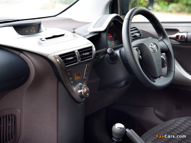 Images of Toyota iQ UK-spec (KGJ10) 2009 (640 x 480)