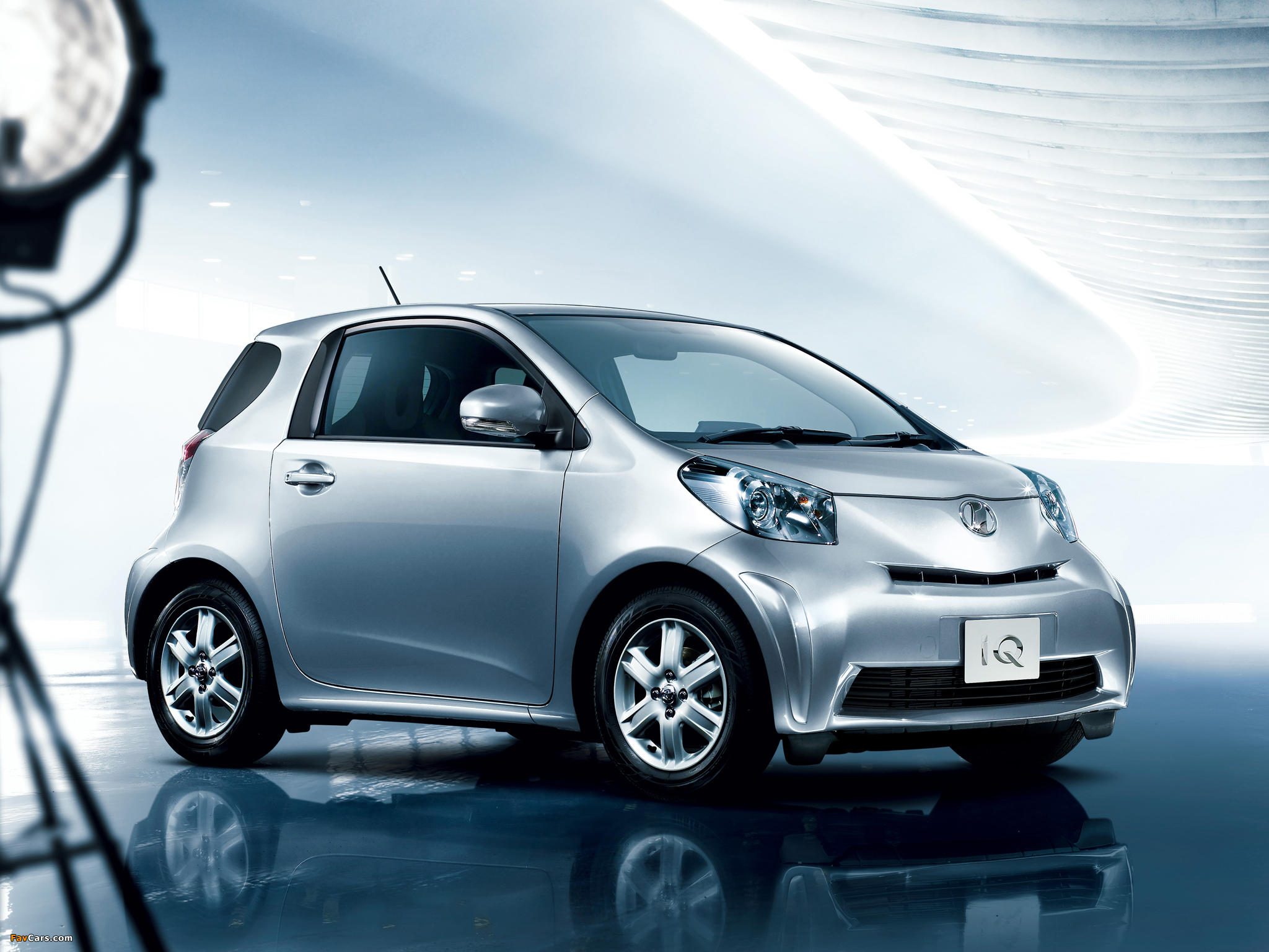 Photos of Toyota iQ JP-spec (KGJ10) 2008 (2048 x 1536)