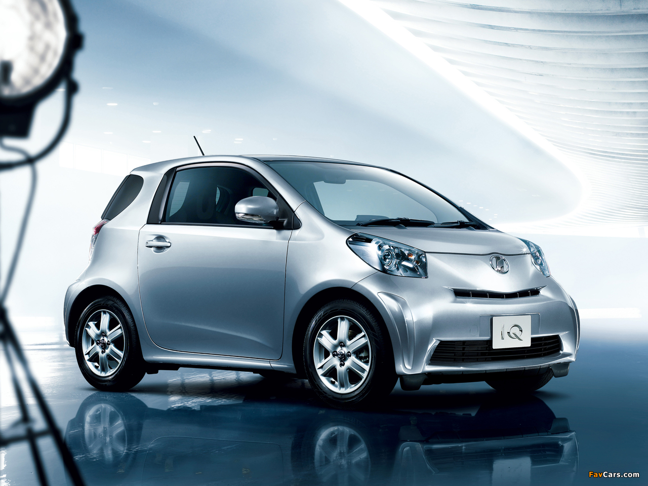 Photos of Toyota iQ JP-spec (KGJ10) 2008 (1280 x 960)