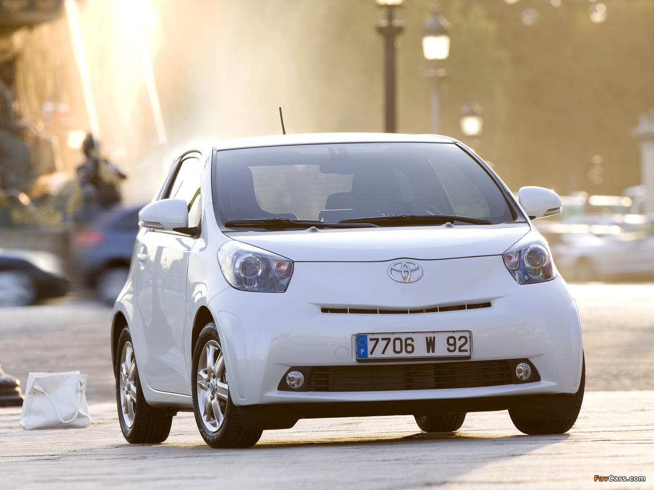 Pictures of Toyota iQ (KGJ10) 2008 (1280 x 960)