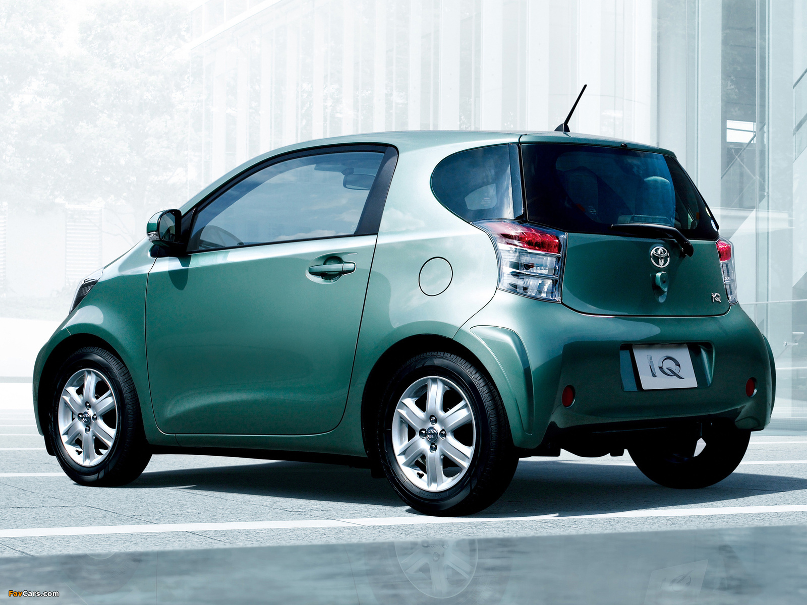 Toyota iQ JP-spec (KGJ10) 2008 photos (1600 x 1200)