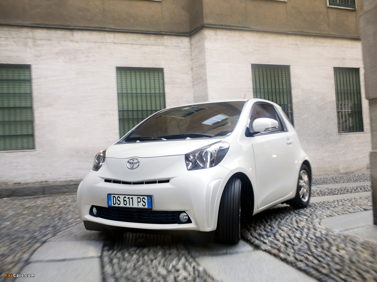 Toyota iQ (KGJ10) 2008 photos (1280 x 960)