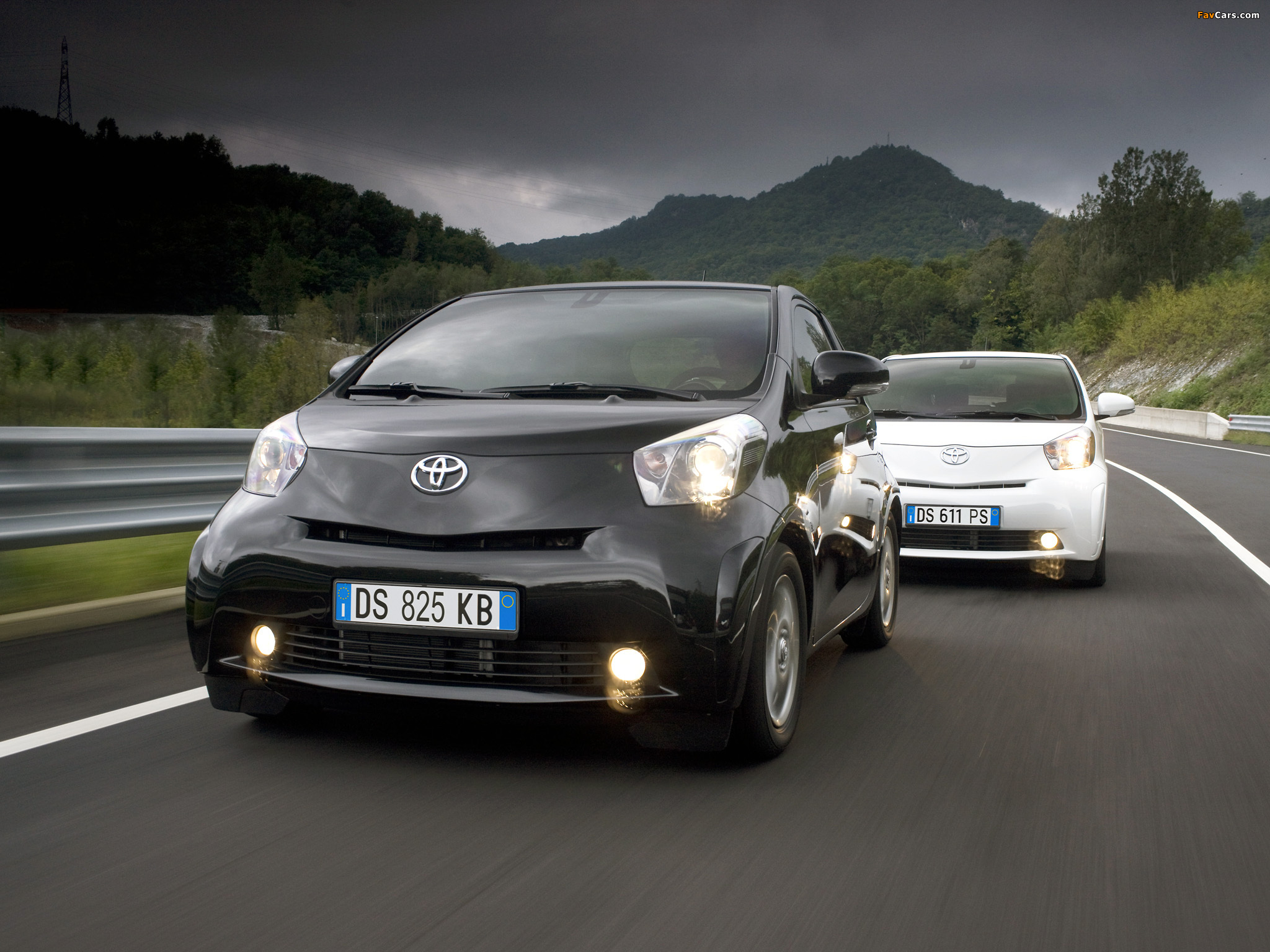 Toyota iQ (KGJ10) 2008 wallpapers (2048 x 1536)