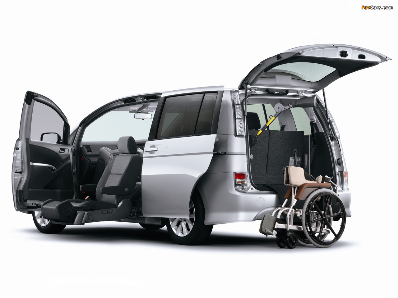 Toyota Isis Welcab Side Lift-up Seat Car 2011 images (1280 x 960)