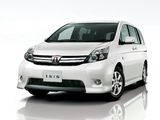 Toyota Isis Platana V Selection White Package 2011 photos
