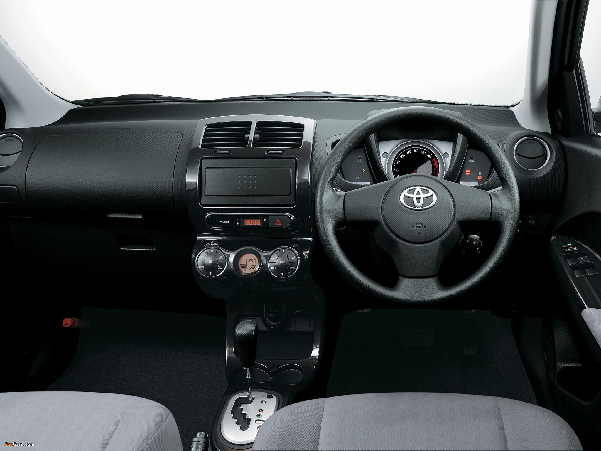 Images of Toyota Ist 2007 (2048 x 1536)
