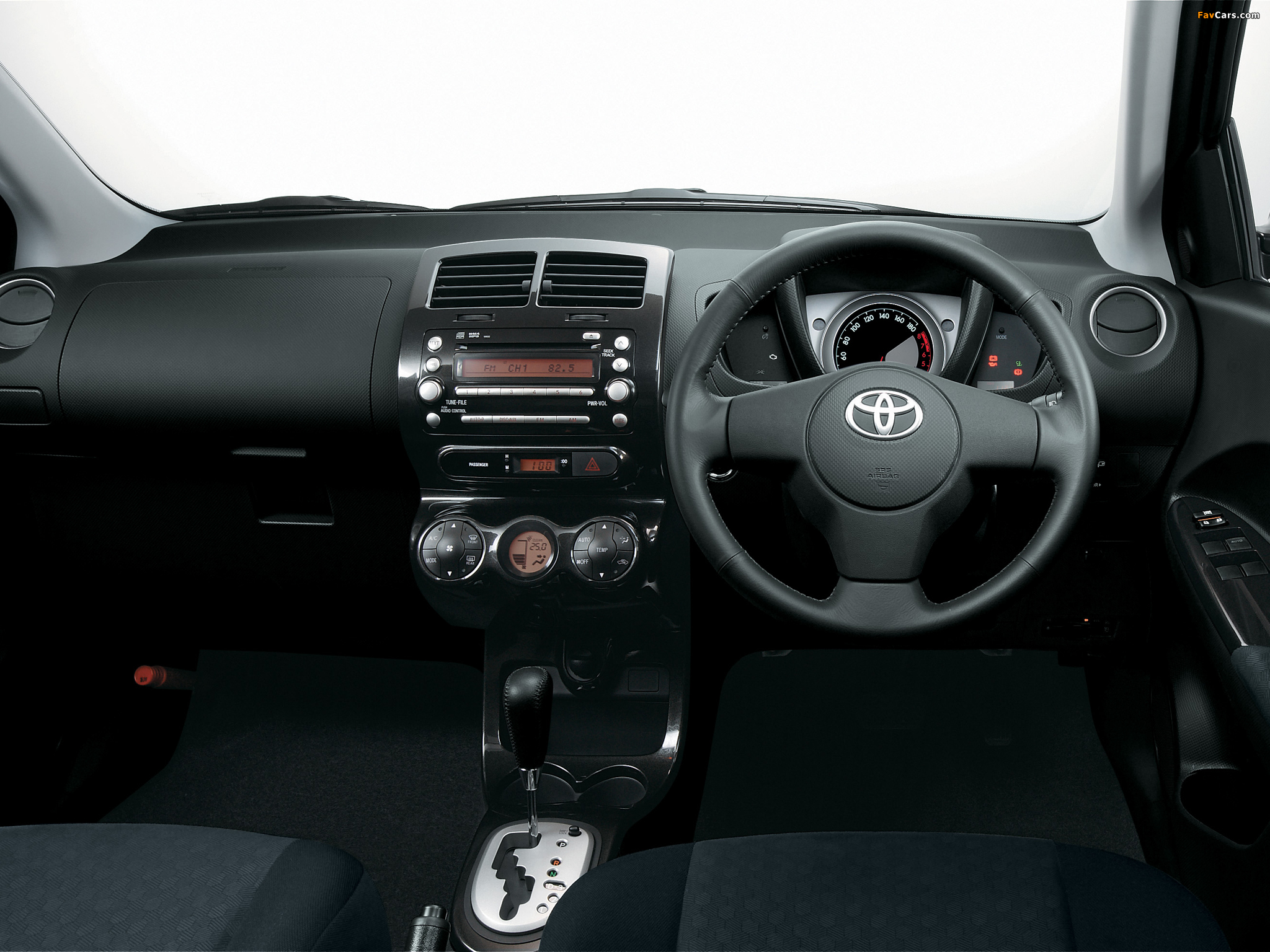 Toyota Ist 2007 wallpapers (2048 x 1536)