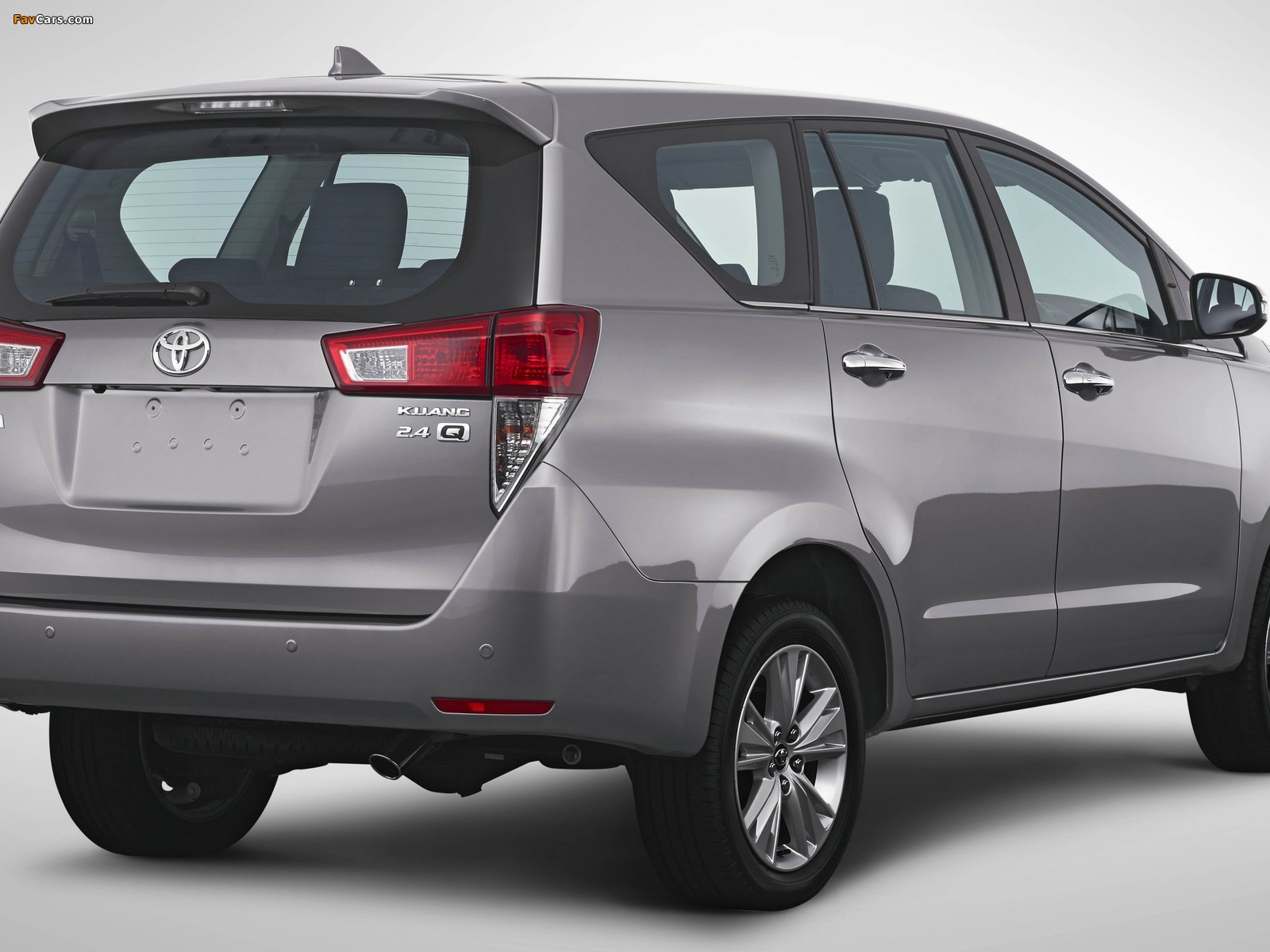 Toyota Kijang Innova 2015 pictures (1600 x 1200)