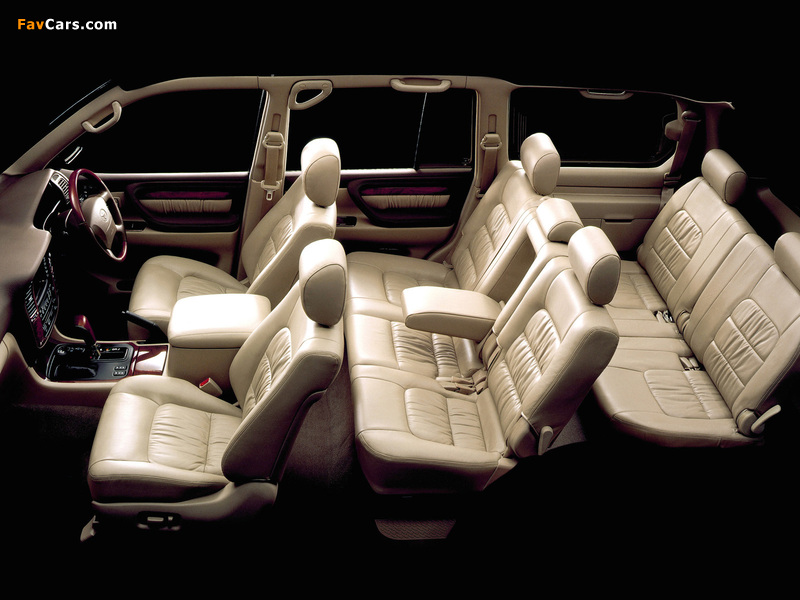 Images of Toyota Land Cruiser Cygnus (UZJ100W) 1998–2003 (800 x 600)