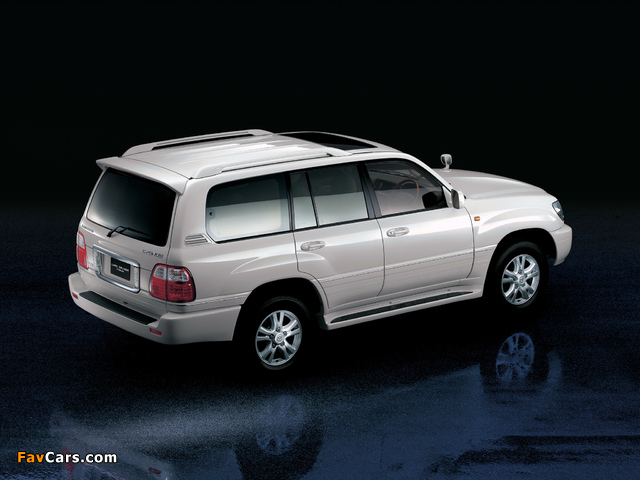 Pictures of Toyota Land Cruiser Cygnus (UZJ100W) 2003–05 (640 x 480)