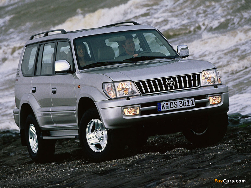 Images of Toyota Land Cruiser 90 5-door 50th Anniversary (J95W) 2001 (800 x 600)