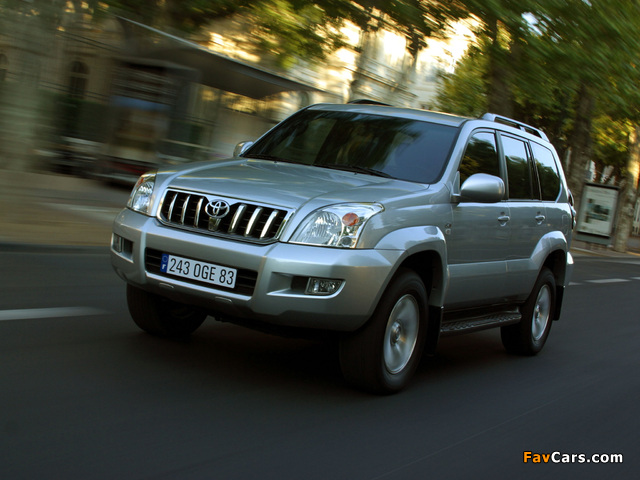 Images of Toyota Land Cruiser Prado 5-door (J120W) 2003–07 (640 x 480)