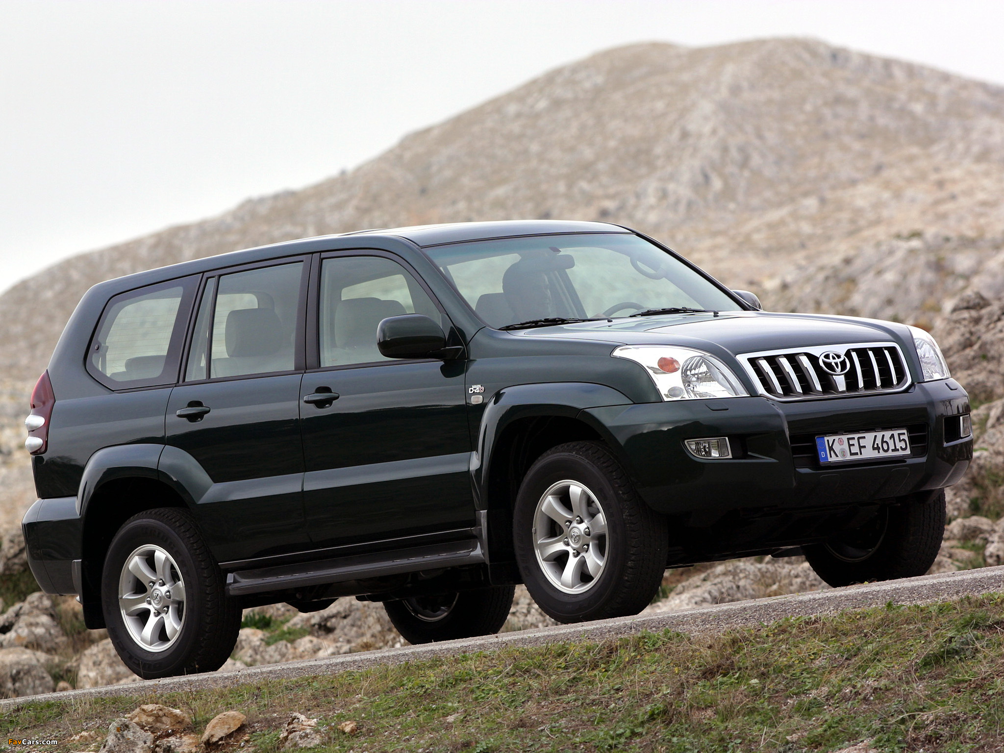 Images of Toyota Land Cruiser Prado 5-door (J120W) 2003–07 (2048 x 1536)