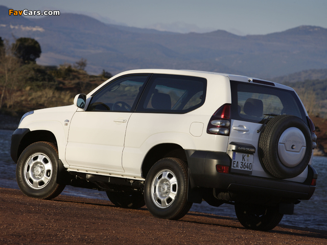 Images of Toyota Land Cruiser Prado GX 3-door (J125W) 2003–09 (640 x 480)