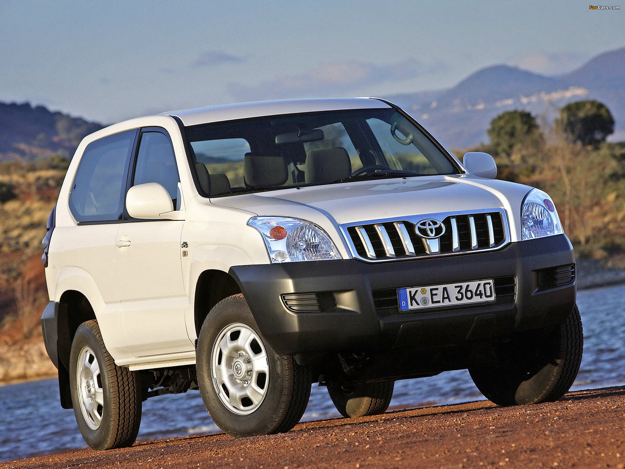 Images of Toyota Land Cruiser Prado GX 3-door (J125W) 2003–09 (2048 x 1536)