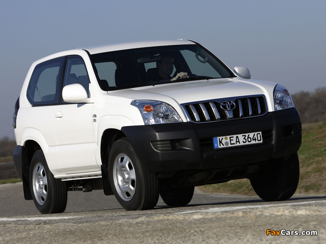 Images of Toyota Land Cruiser Prado GX 3-door (J125W) 2003–09 (640 x 480)