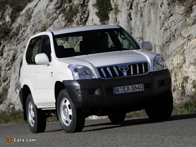 Images of Toyota Land Cruiser Prado GX 3-door (J125W) 2003–09 (640 x 480)