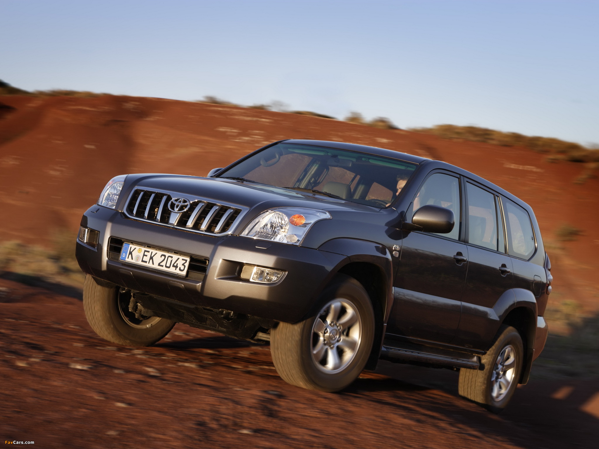 Images of Toyota Land Cruiser Prado 5-door (J120W) 2007–09 (2048 x 1536)