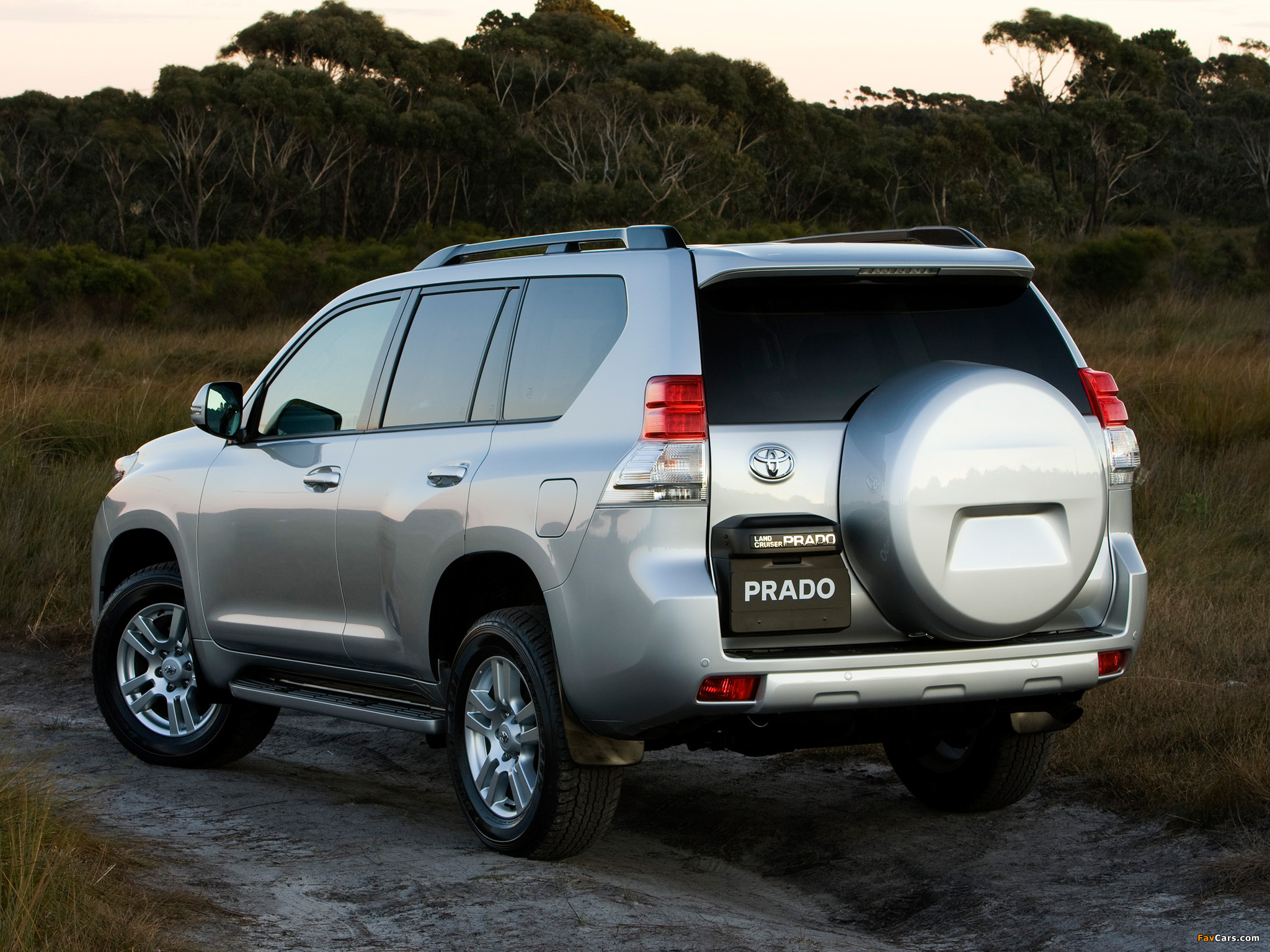 Images of Toyota Land Cruiser Prado 5-door AU-spec (150) 2009 (2048 x 1536)