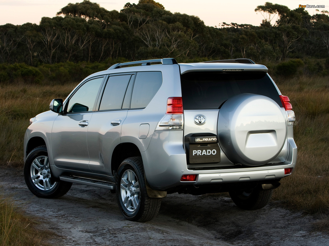 Images of Toyota Land Cruiser Prado 5-door AU-spec (150) 2009 (1280 x 960)