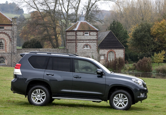 Images of Toyota Land Cruiser Prado 5-door UK-spec (150) 2009