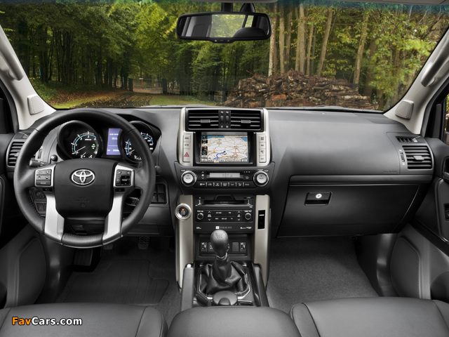 Images of Toyota Land Cruiser Prado 5-door (150) 2009 (640 x 480)