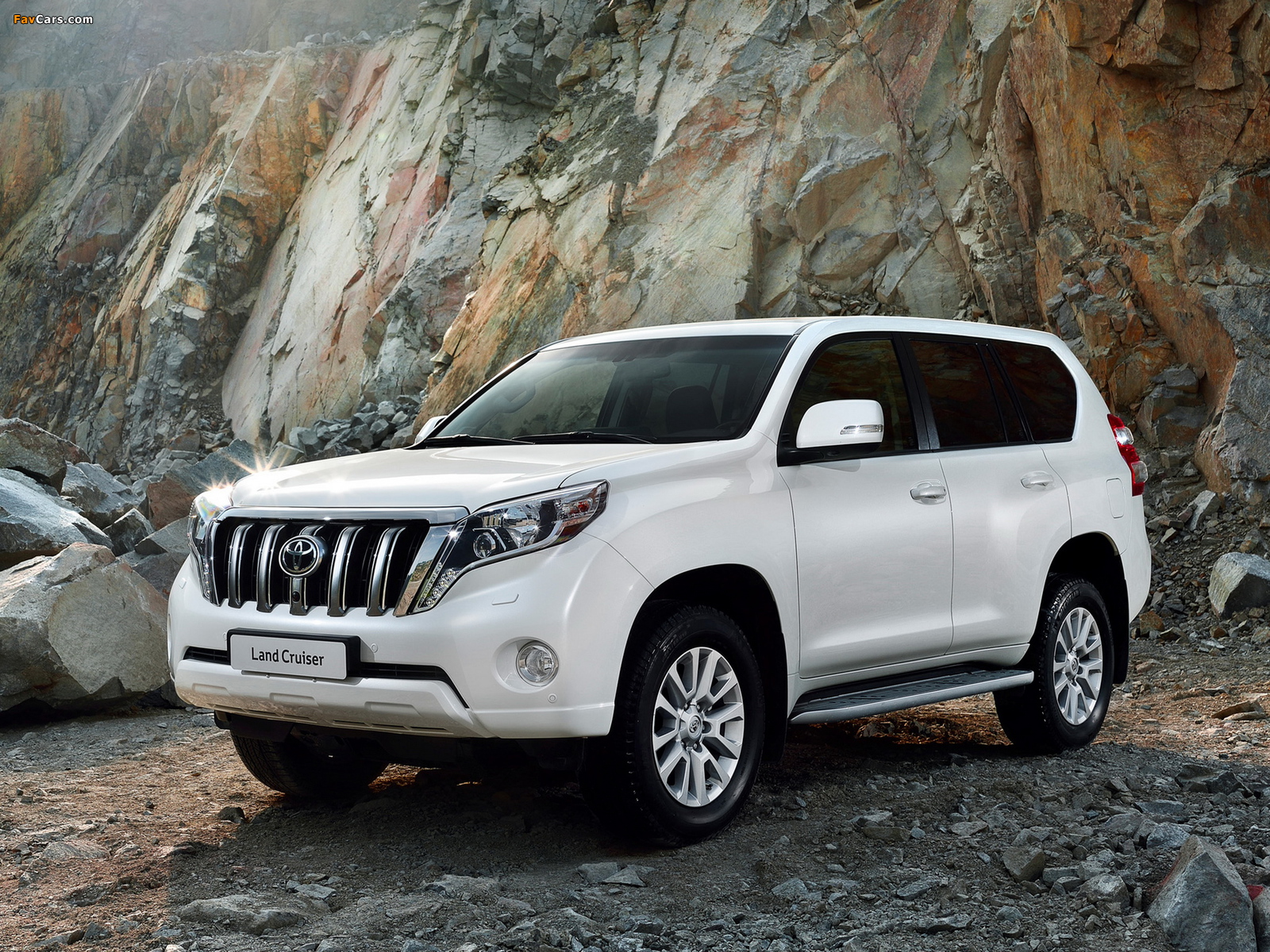 Images of Toyota Land Cruiser (150) 2013 (1600 x 1200)