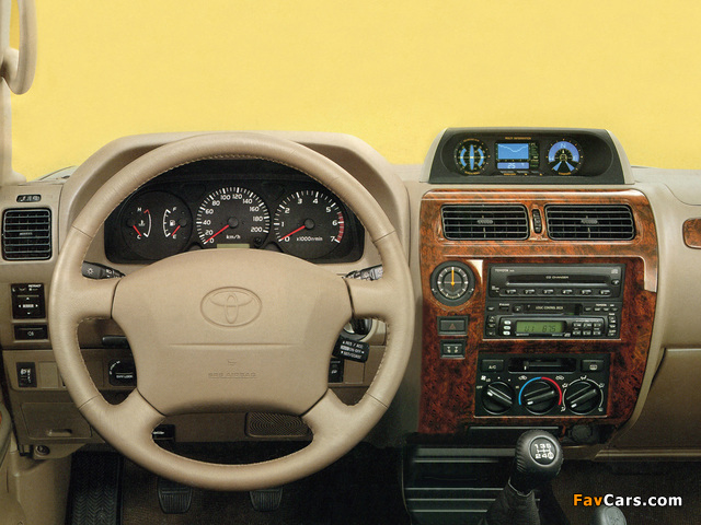 Photos of Toyota Land Cruiser 90 3-door (J90W) 1999–2002 (640 x 480)