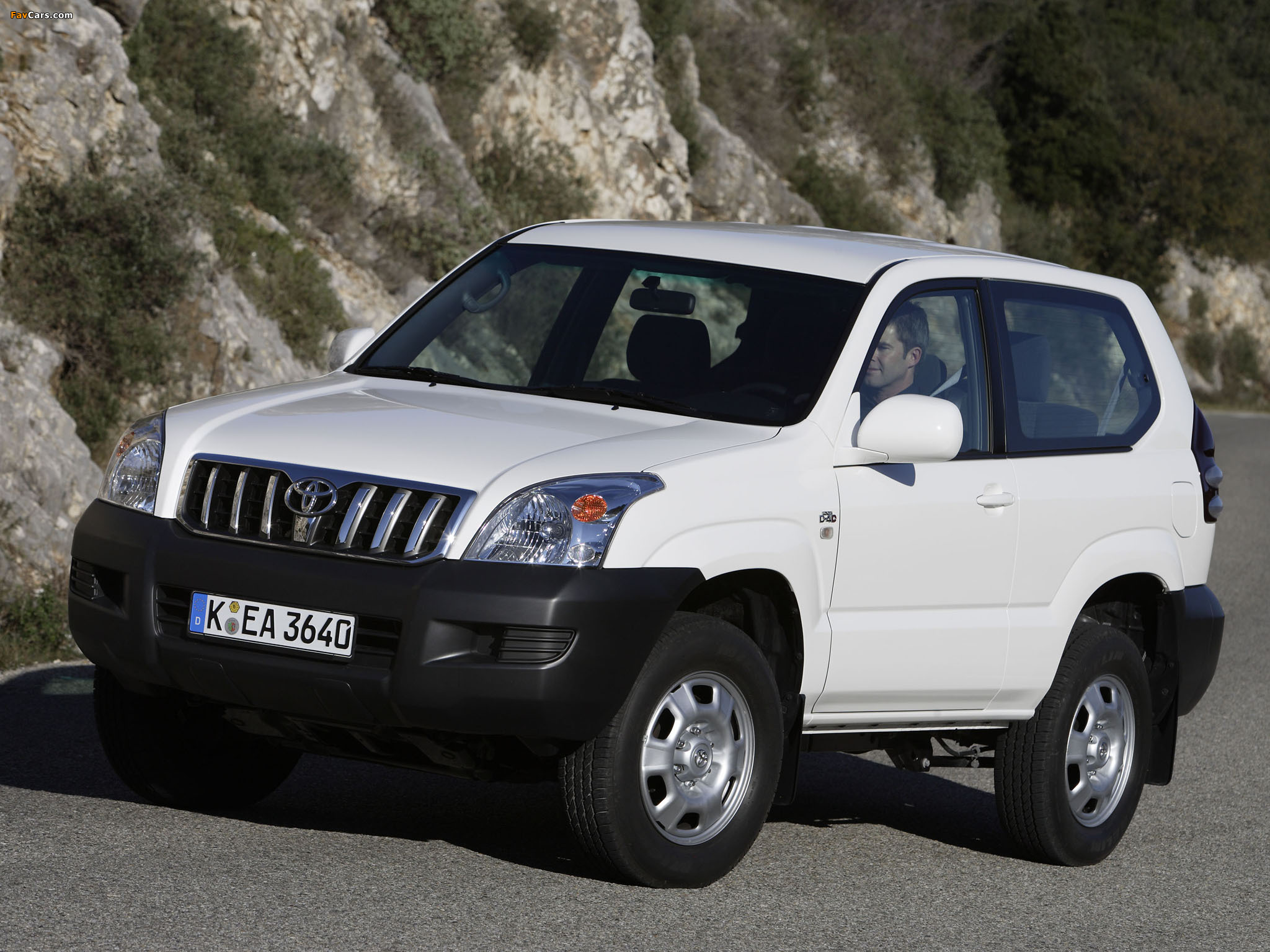 Photos of Toyota Land Cruiser Prado GX 3-door (J125W) 2003–09 (2048 x 1536)