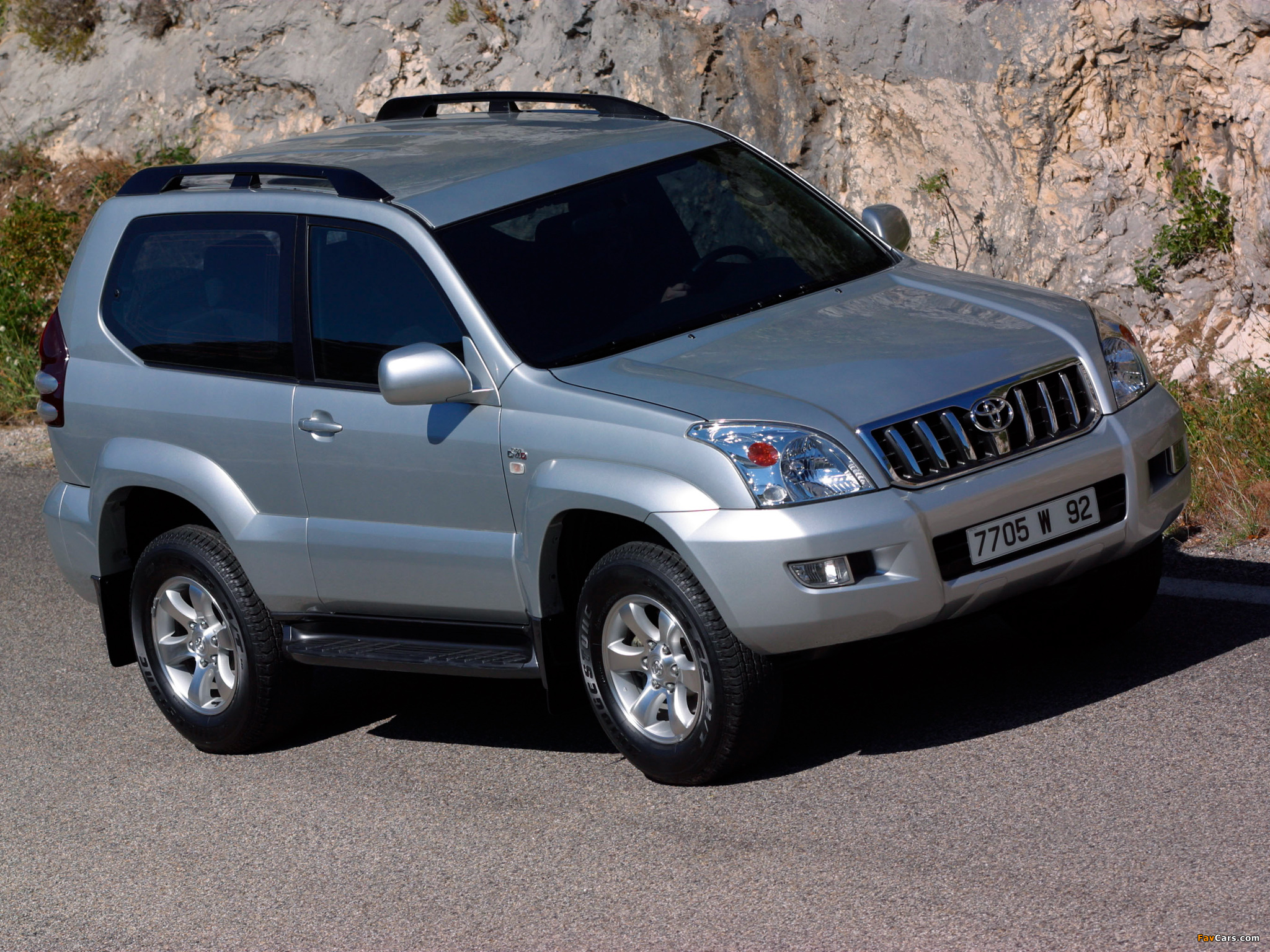 Photos of Toyota Land Cruiser Prado 3-door (J125W) 2003–09 (2048 x 1536)