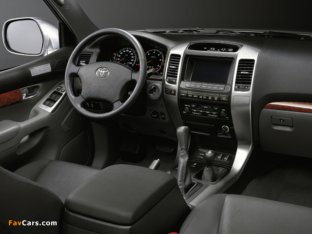 Photos of Toyota Land Cruiser Prado 5-door (J120W) 2007–09 (640 x 480)